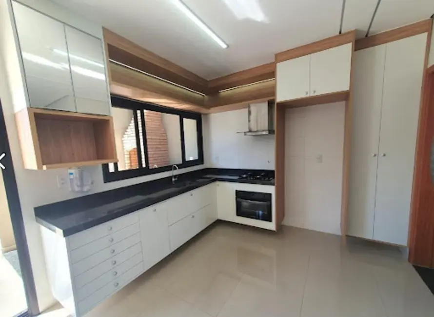 Sobrado com 3 quartos para alugar, 208m2 em Vila Rubens, Indaiatuba - SP - imagem 9 Foto 9 de Sobrado com 3 quartos para alugar, 208m2 em Vila Rubens, Indaiatuba - SP