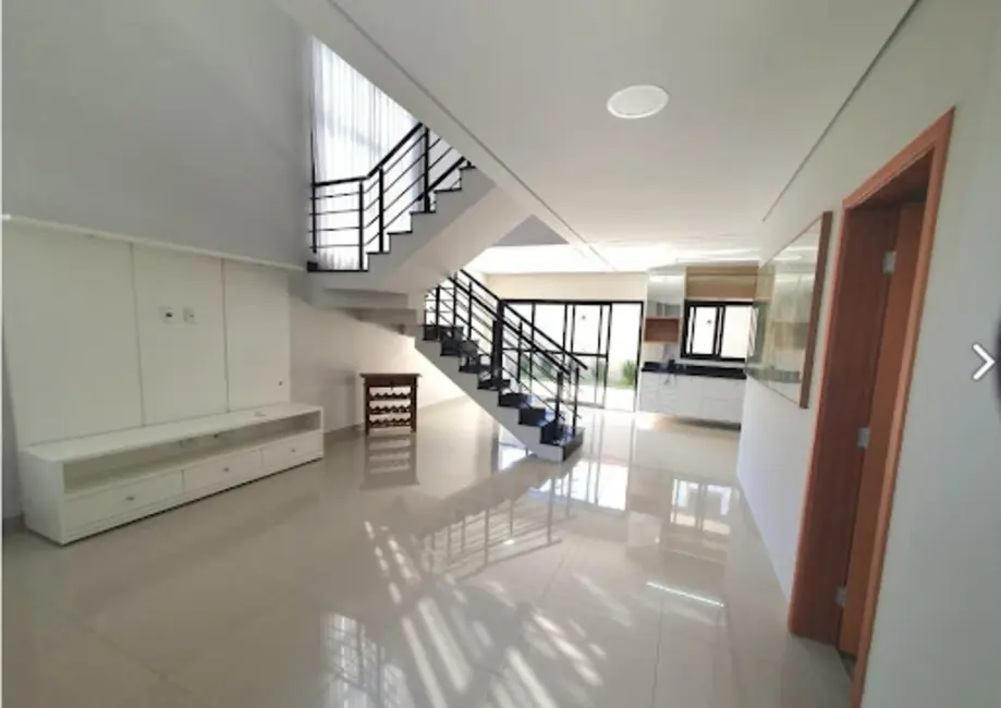 Sobrado com 3 quartos para alugar, 208m2 em Vila Rubens, Indaiatuba - SP - imagem 8 Foto 8 de Sobrado com 3 quartos para alugar, 208m2 em Vila Rubens, Indaiatuba - SP