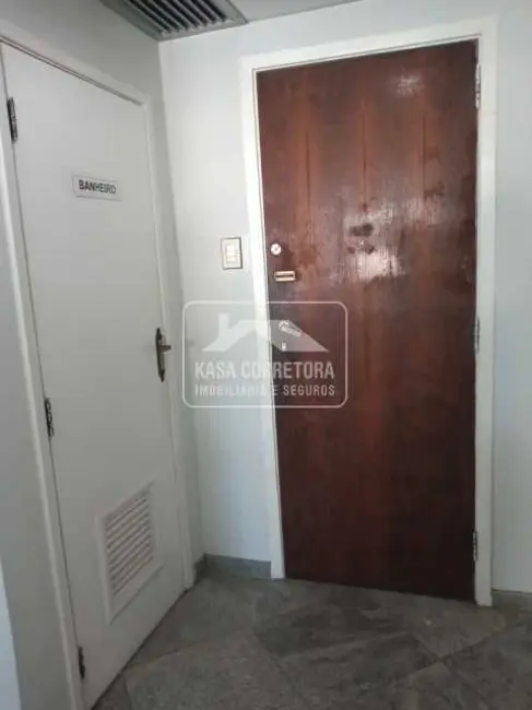 Sala Comercial à venda, 33m2 em Rio De Janeiro - RJ - imagem 2 Foto 2 de Sala Comercial à venda, 33m2 em Rio De Janeiro - RJ