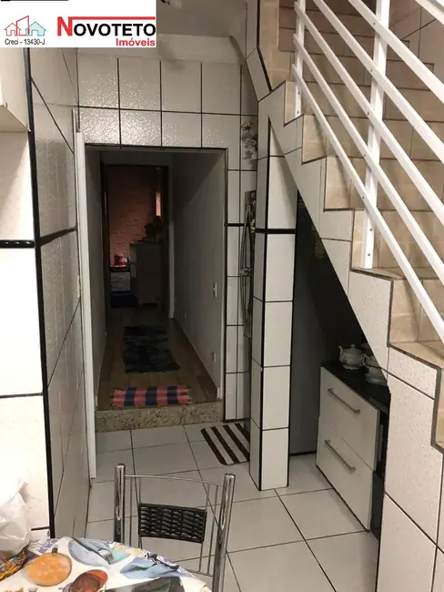 Foto 5 de Sobrado com 2 quartos à venda, 88m2 em Parque Bitaru, Sao Vicente - SP