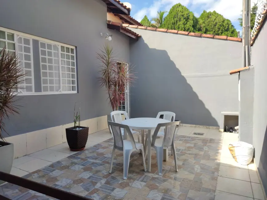 Foto 1 de Casa com 2 quartos à venda, 250m2 em Roseira, SP
