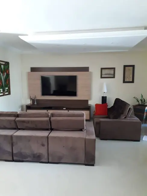 Foto 1 de Sobrado com 3 quartos à venda, 295m2 em Beira Rio II, Guaratingueta - SP