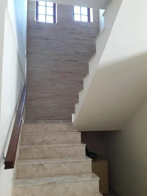 Foto 4 de Sobrado com 3 quartos à venda, 295m2 em Beira Rio II, Guaratingueta - SP