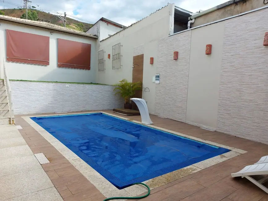 Casa com 3 quartos à venda, 670m2 em Aparecida - SP - imagem 2 Foto 2 de Casa com 3 quartos à venda, 670m2 em Aparecida - SP