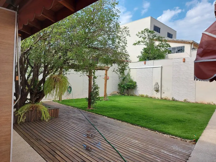Casa com 3 quartos à venda, 670m2 em Aparecida - SP - imagem 5 Foto 5 de Casa com 3 quartos à venda, 670m2 em Aparecida - SP