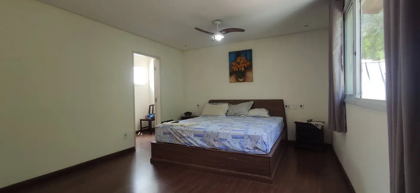 Foto 9 de Casa com 3 quartos à venda, 300m2 em Centro, Guaratingueta - SP