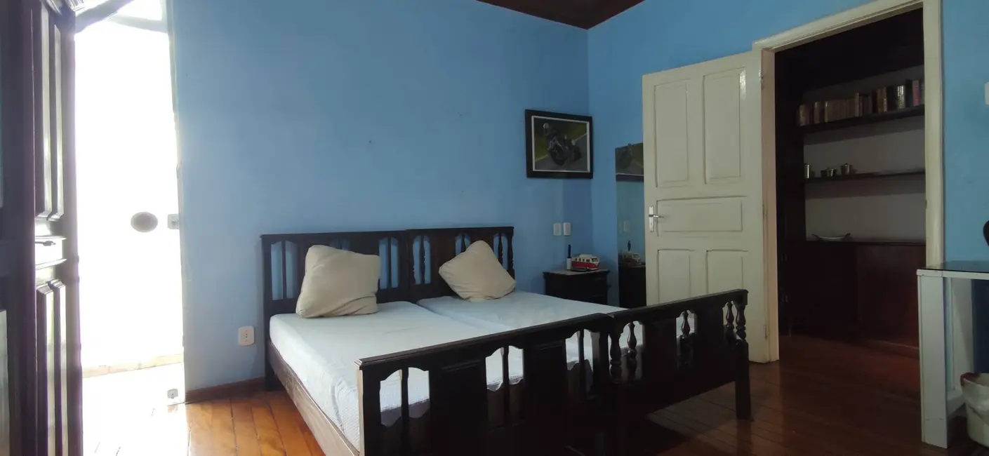 Foto 2 de Casa com 3 quartos à venda, 300m2 em Centro, Guaratingueta - SP