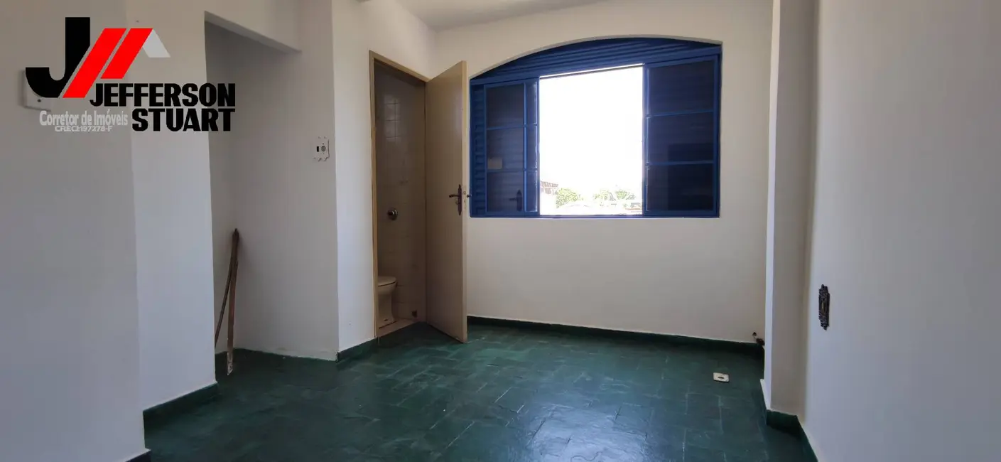 Foto 2 de Casa com 3 quartos à venda, 190m2 em Centro, Guaratingueta - SP