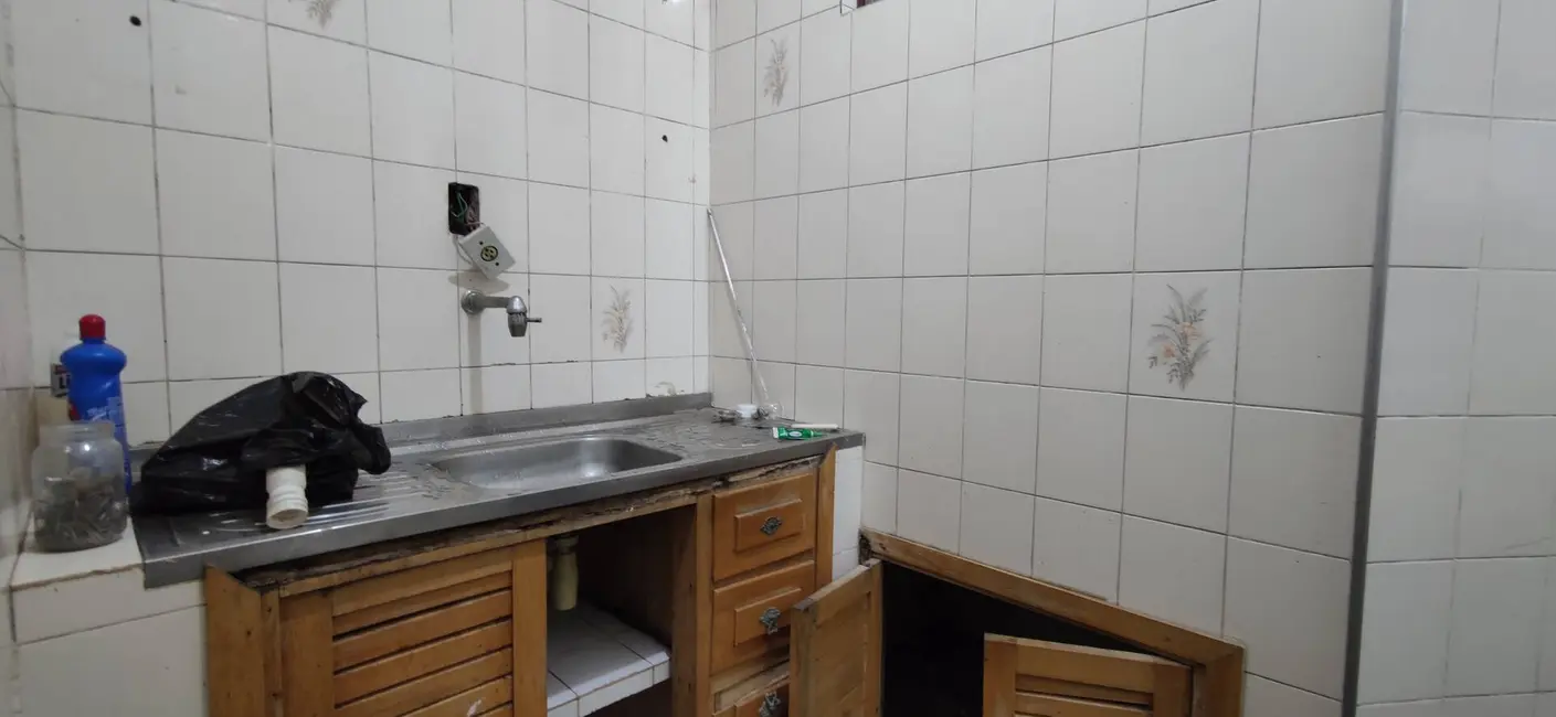 Foto 4 de Casa com 3 quartos à venda, 190m2 em Centro, Guaratingueta - SP
