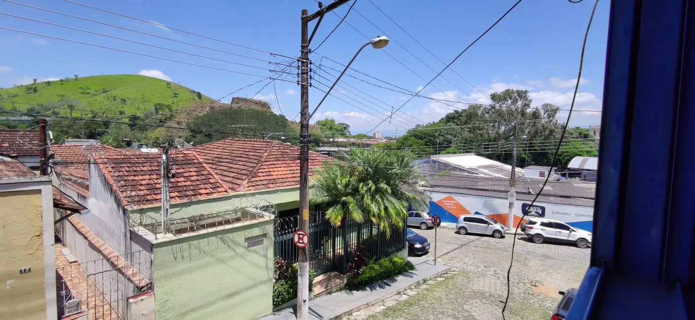 Foto 1 de Casa com 3 quartos à venda, 190m2 em Centro, Guaratingueta - SP