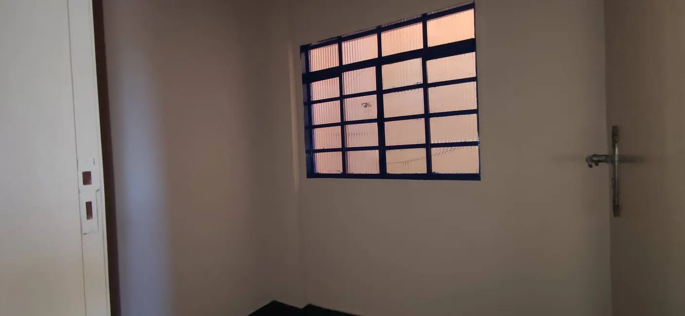 Foto 5 de Casa com 3 quartos à venda, 190m2 em Centro, Guaratingueta - SP