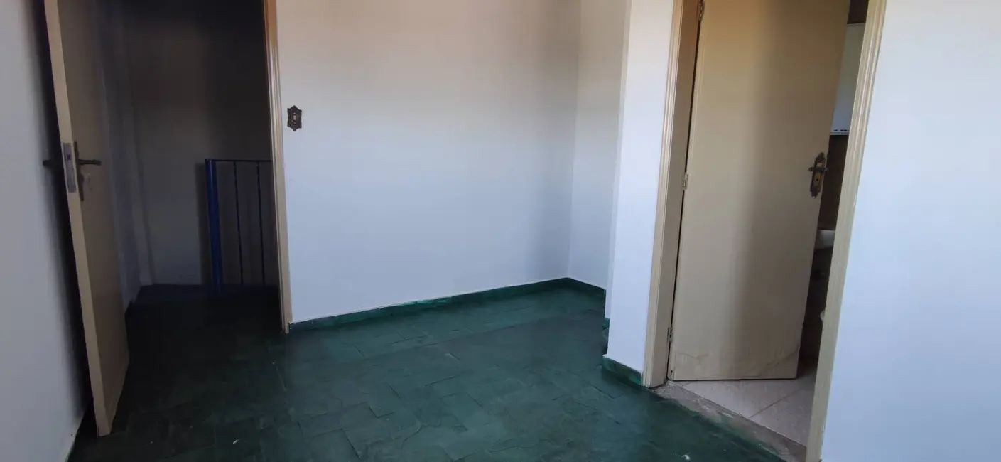 Foto 7 de Casa com 3 quartos à venda, 190m2 em Centro, Guaratingueta - SP
