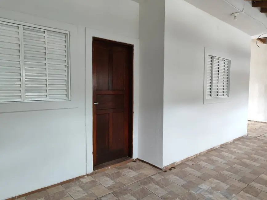 Casa com 2 quartos à venda, 250m2 em Aparecida - SP - imagem 2 Foto 2 de Casa com 2 quartos à venda, 250m2 em Aparecida - SP