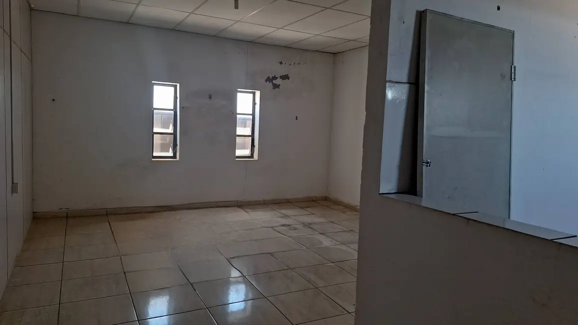 Foto 6 de Armazém / Galpão à venda, 300m2 em Jardim do Vale, Guaratingueta - SP