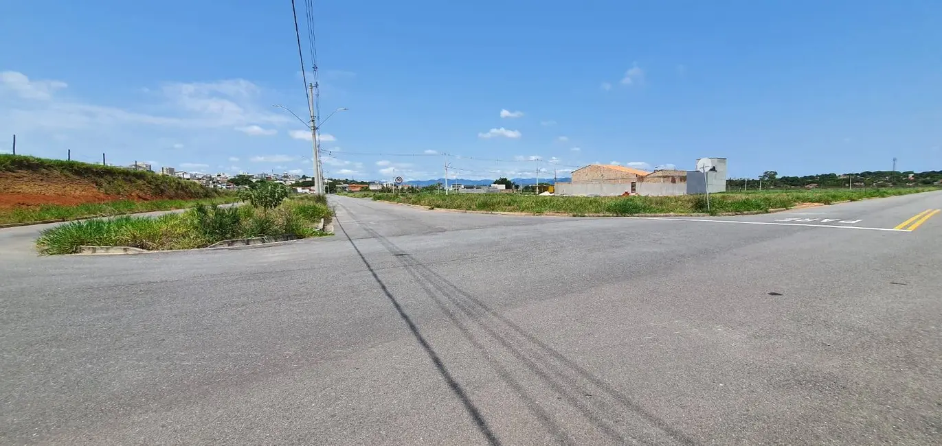 Foto 5 de Terreno / Lote à venda, 250m2 em Guaratingueta - SP