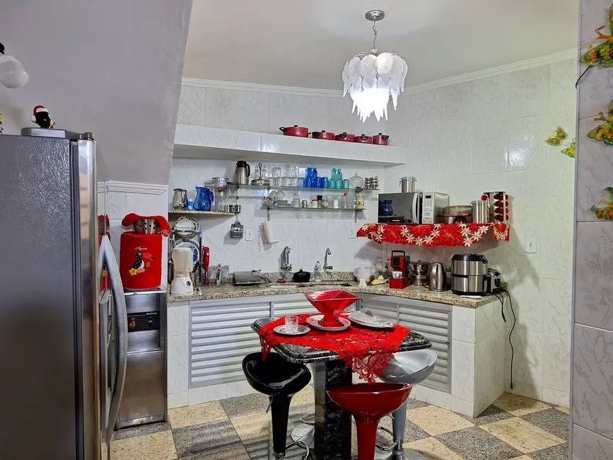 Foto 1 de Sala Comercial à venda e para alugar, 138m2 em Centro, Guaratingueta - SP