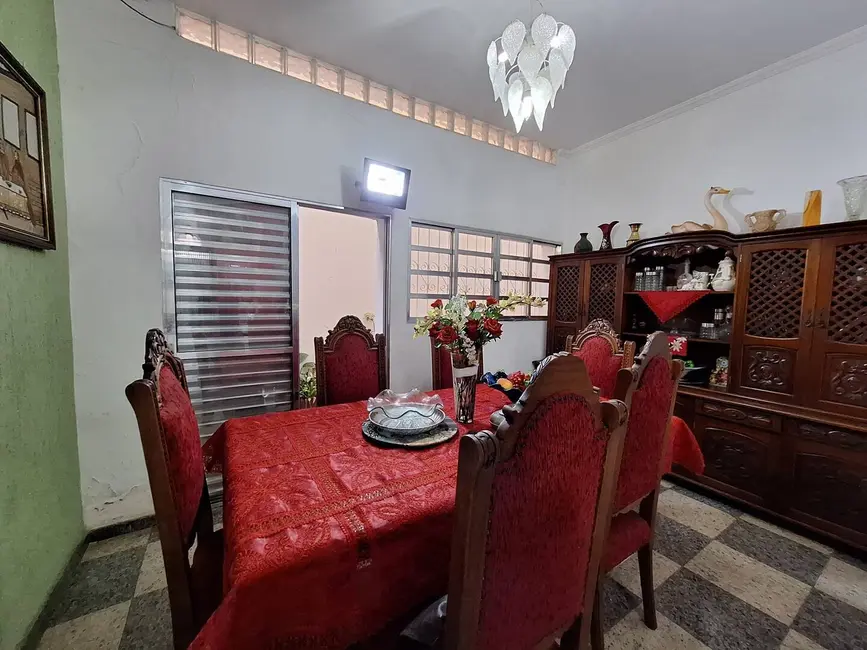 Foto 2 de Sala Comercial à venda e para alugar, 138m2 em Centro, Guaratingueta - SP