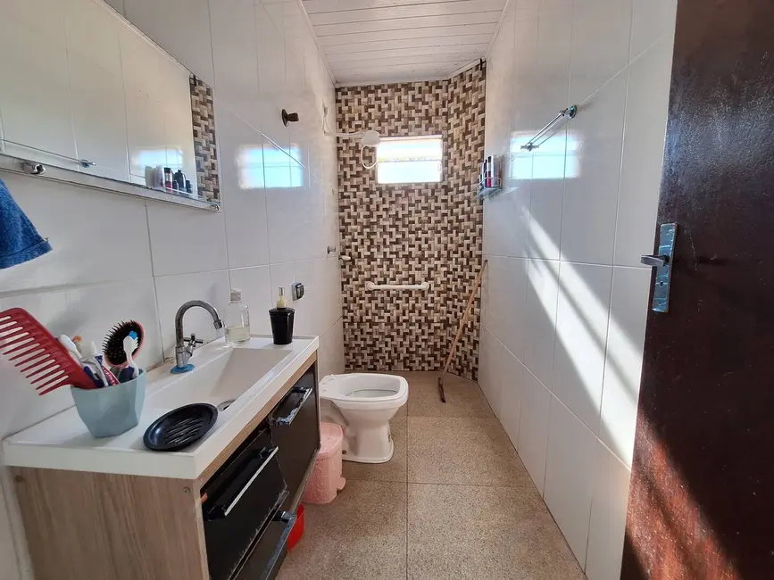 Casa com 3 quartos à venda, 130m2 em Aparecida - SP - imagem 5 Foto 5 de Casa com 3 quartos à venda, 130m2 em Aparecida - SP