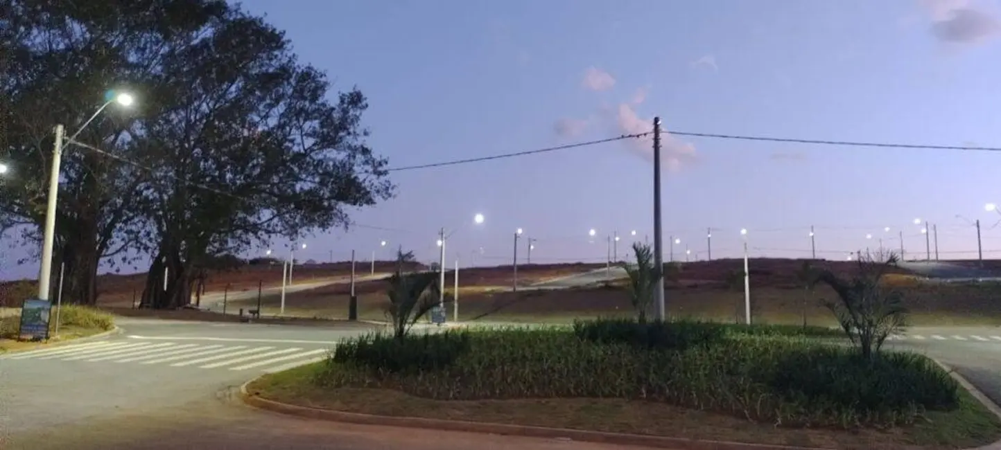 Foto 3 de Terreno / Lote à venda, 160m2 em Guaratingueta - SP