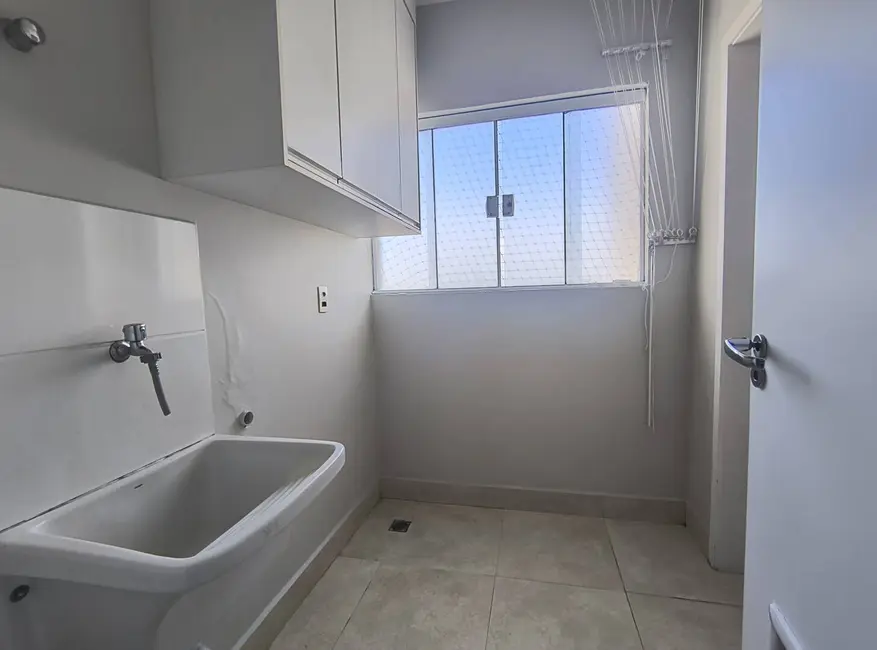 Foto 7 de Apartamento com 3 quartos à venda, 140m2 em Vila Paraíba, Guaratingueta - SP