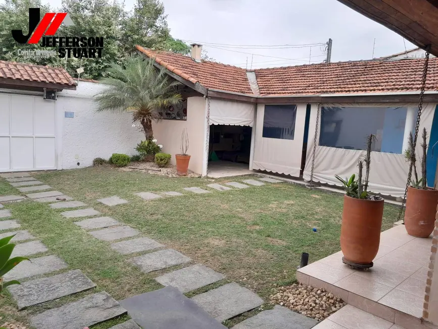 Foto 1 de Casa com 2 quartos à venda, 250m2 em Guaratingueta - SP