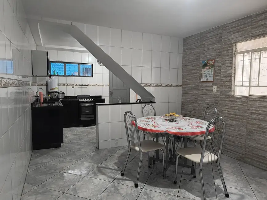 Sobrado com 3 quartos à venda em Aparecida - SP - imagem 6 Foto 6 de Sobrado com 3 quartos à venda em Aparecida - SP