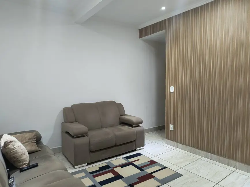 Sobrado com 3 quartos à venda em Aparecida - SP - imagem 3 Foto 3 de Sobrado com 3 quartos à venda em Aparecida - SP