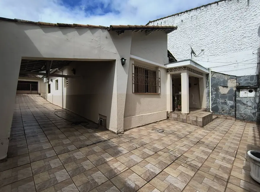 Foto 2 de Casa com 2 quartos à venda, 250m2 em Aparecida - SP