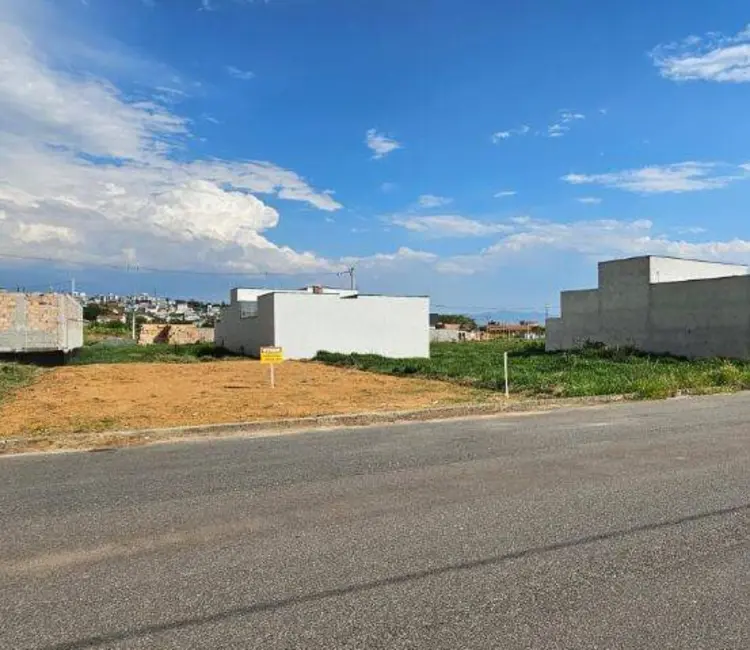 Foto 5 de Terreno / Lote à venda, 250m2 em Guaratingueta - SP