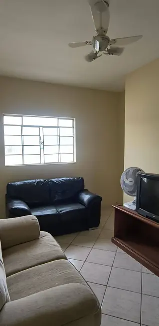 Apartamento com 2 quartos para alugar em Pedregulho, Guaratingueta - SP - imagem 1 Foto 1 de Apartamento com 2 quartos para alugar em Pedregulho, Guaratingueta - SP