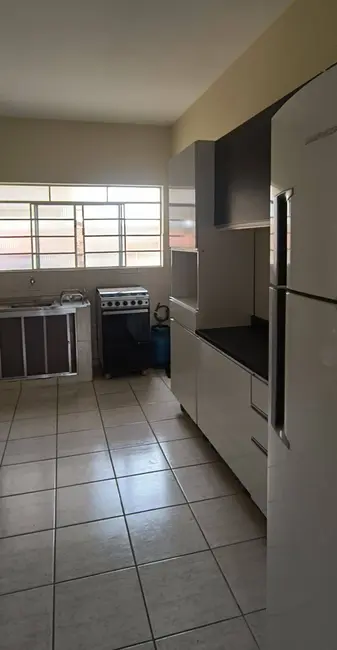 Apartamento com 2 quartos para alugar em Pedregulho, Guaratingueta - SP - imagem 3 Foto 3 de Apartamento com 2 quartos para alugar em Pedregulho, Guaratingueta - SP