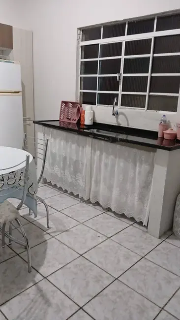 Foto 2 de Casa com 3 quartos à venda, 250m2 em Jardim do Vale, Guaratingueta - SP