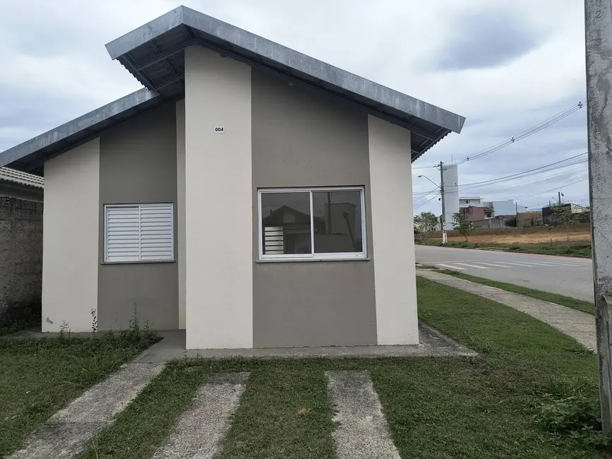 Foto 1 de Casa com 2 quartos à venda, 124m2 em Guaratingueta - SP