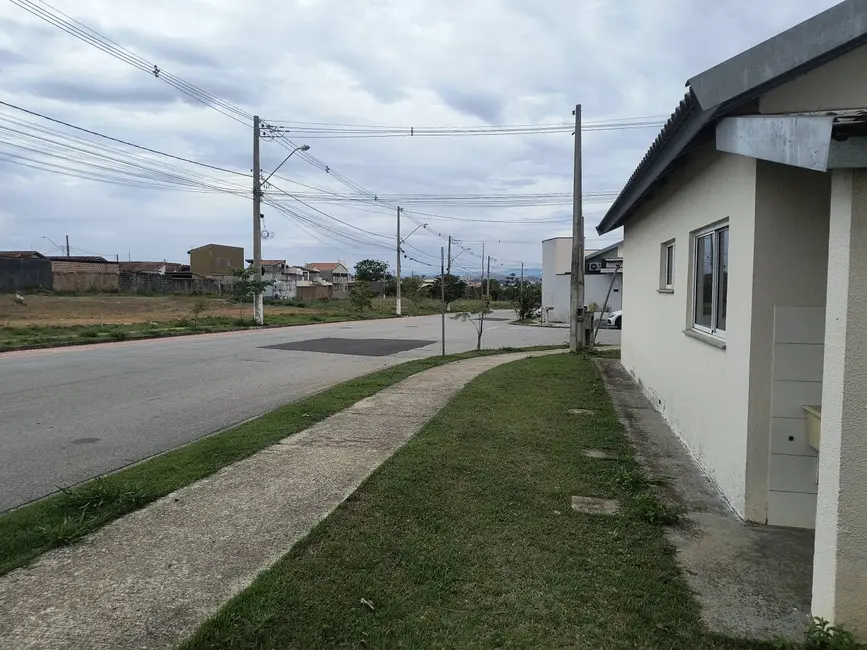 Foto 2 de Casa com 2 quartos à venda, 124m2 em Guaratingueta - SP