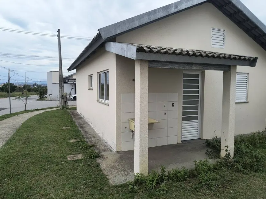 Foto 3 de Casa com 2 quartos à venda, 124m2 em Guaratingueta - SP