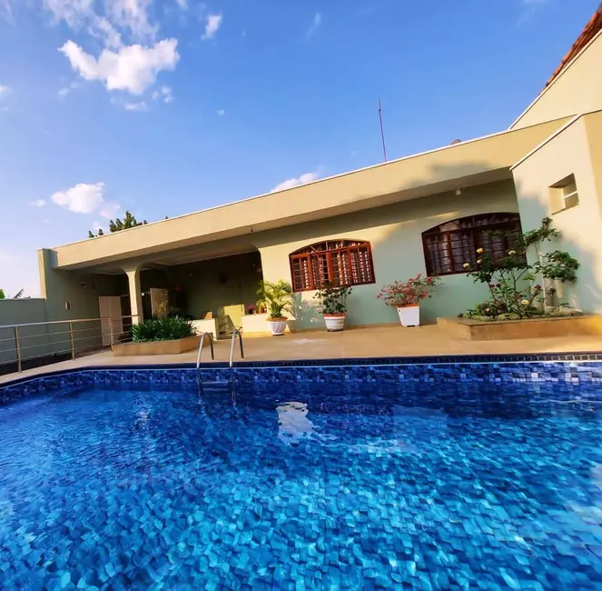 Foto 1 de Casa com 3 quartos à venda, 600m2 em Belveder Clube dos 500, Guaratingueta - SP