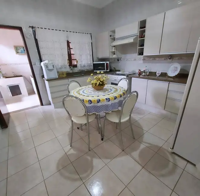 Foto 5 de Casa com 3 quartos à venda, 600m2 em Belveder Clube dos 500, Guaratingueta - SP