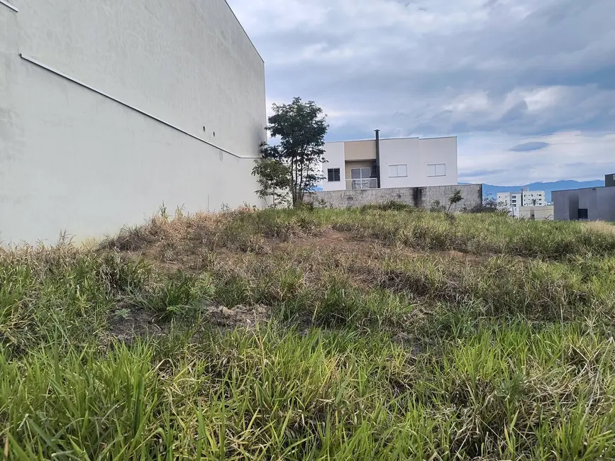 Foto 2 de Terreno / Lote à venda em Residencial Village Santana, Guaratingueta - SP