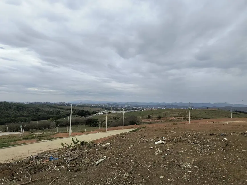 Foto 4 de Terreno / Lote à venda, 175m2 em Guaratingueta - SP