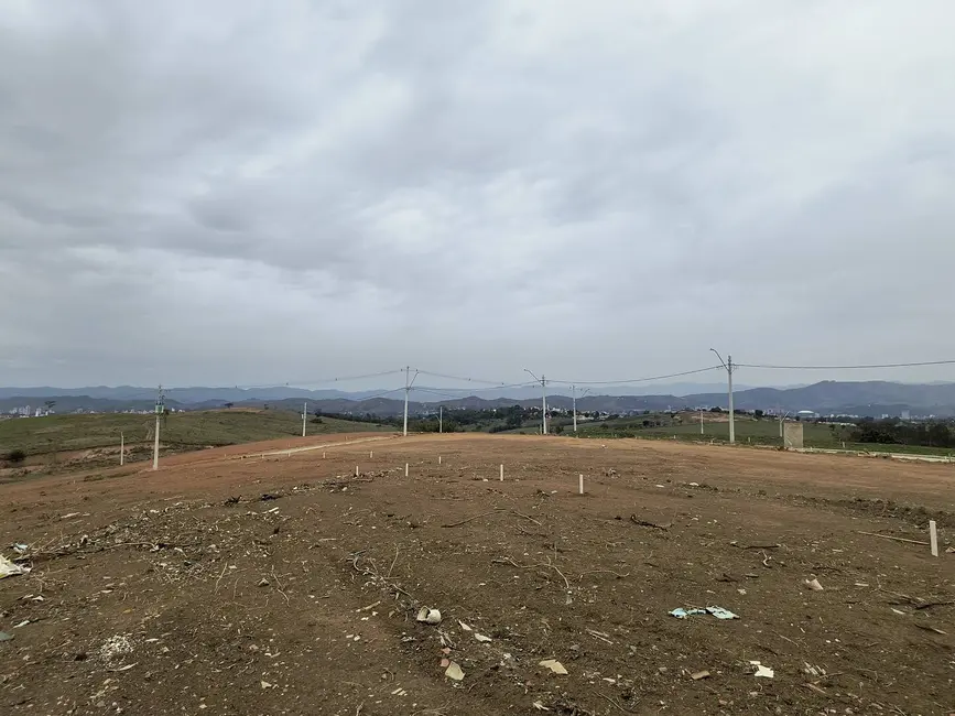 Foto 3 de Terreno / Lote à venda, 175m2 em Guaratingueta - SP