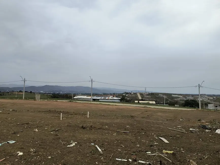 Foto 2 de Terreno / Lote à venda, 175m2 em Guaratingueta - SP