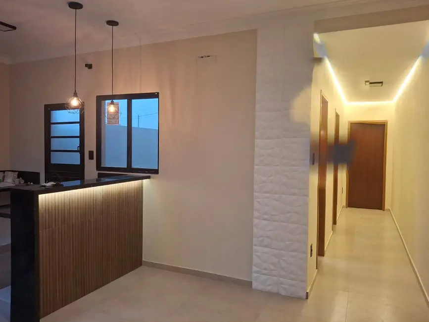 Foto 1 de Casa com 2 quartos à venda, 129m2 em São Dimas, Guaratingueta - SP