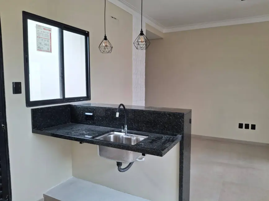 Casa com 2 quartos à venda, 150m2 em São Dimas, Guaratingueta - SP - imagem 3 Foto 3 de Casa com 2 quartos à venda, 150m2 em São Dimas, Guaratingueta - SP