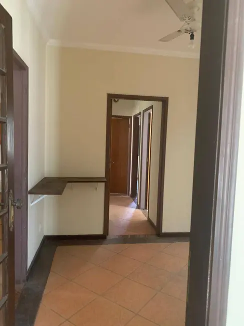 Foto 4 de Casa com 3 quartos à venda, 185m2 em Vila Paraíba, Guaratingueta - SP