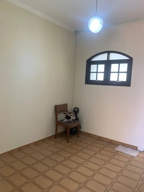 Foto 2 de Casa com 3 quartos à venda, 185m2 em Vila Paraíba, Guaratingueta - SP