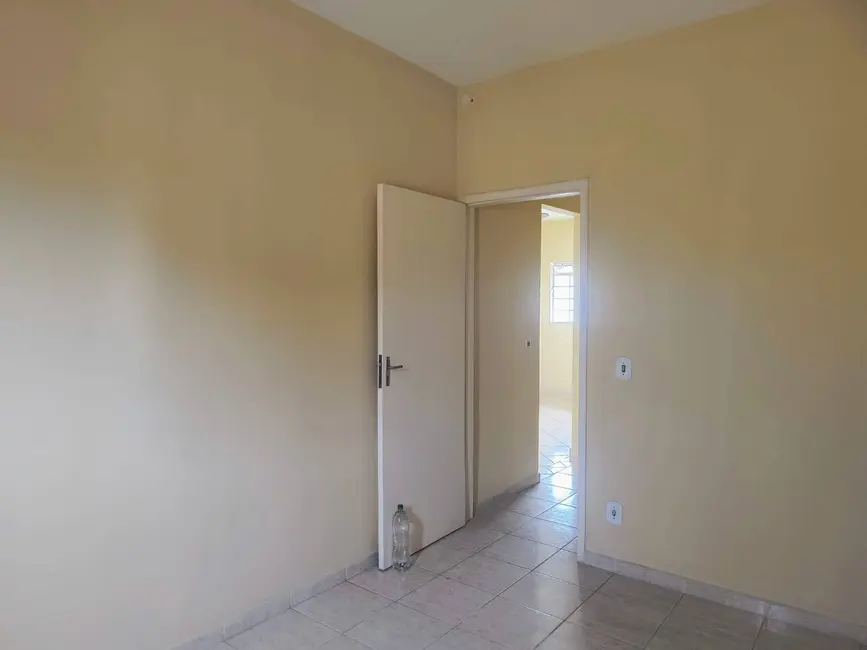 Foto 3 de Apartamento com 2 quartos para alugar, 70m2 em Vila Comendador Rodrigues Alves, Guaratingueta - SP