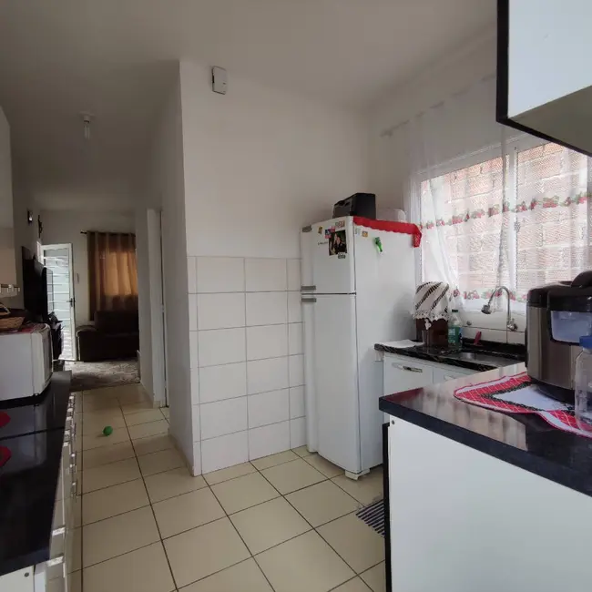 Foto 3 de Casa com 2 quartos à venda em Guaratingueta - SP