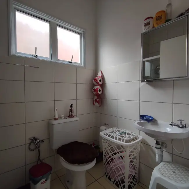 Foto 4 de Casa com 2 quartos à venda em Guaratingueta - SP
