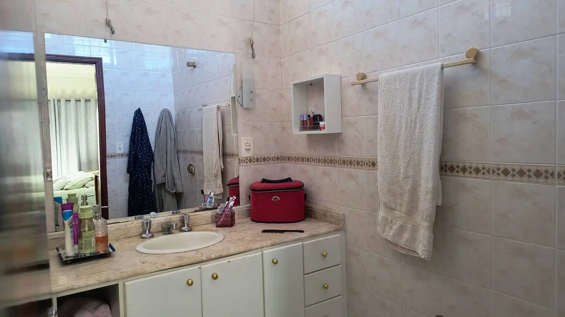 Casa com 3 quartos à venda, 300m2 em Portal das Colinas, Guaratingueta - SP - imagem 8 Foto 8 de Casa com 3 quartos à venda, 300m2 em Portal das Colinas, Guaratingueta - SP