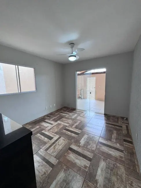 Foto 2 de Casa com 3 quartos à venda, 130m2 em Jardim Aeroporto, Guaratingueta - SP